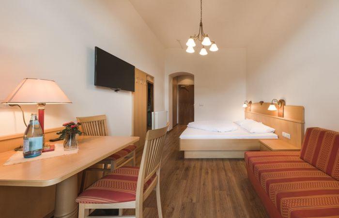 Hotel Angelica Мерано Екстериор снимка